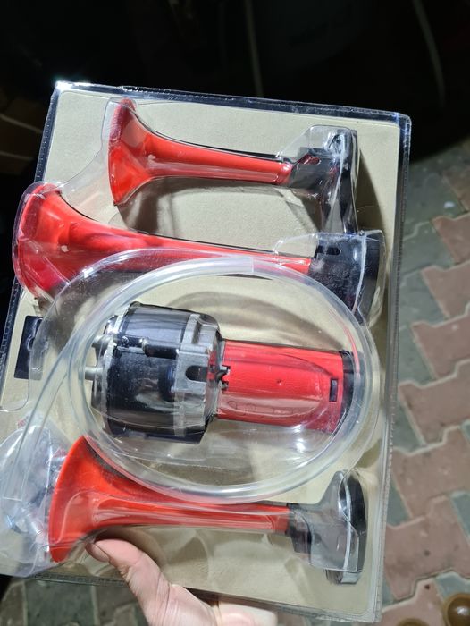 Claxon 12V cu 3 goarne si compresor