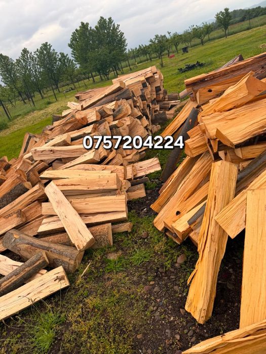 Lemn de foc 300 lei metrul ster, cantitate minimă de 8 metri