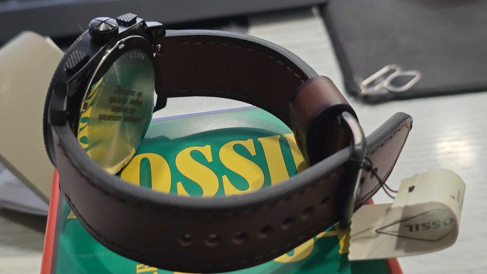 ***НОВ***Часовник Fossil FS6103