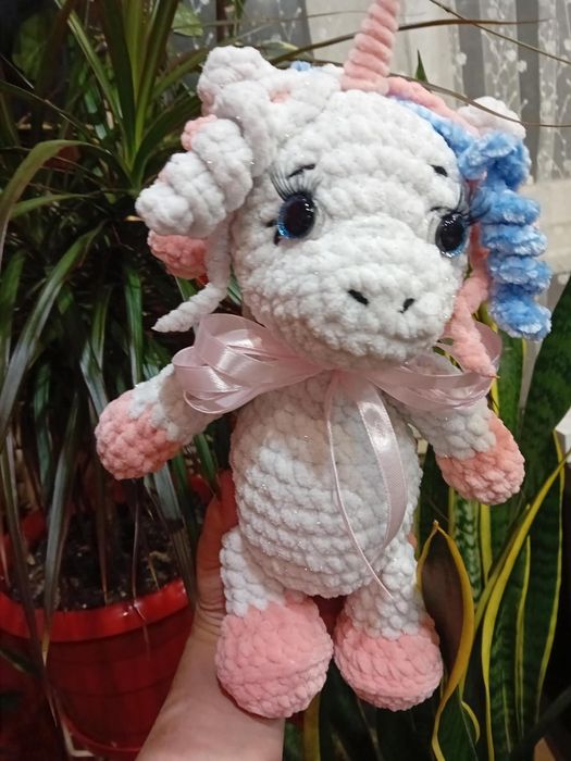 Плетени играчки на една кука