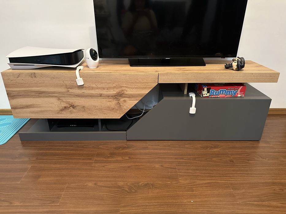 Comoda tv fara defect
