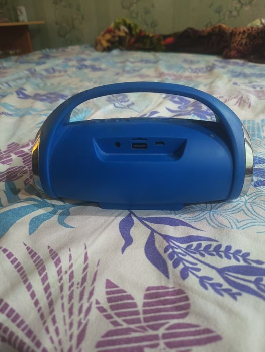 Продам портативную колонку