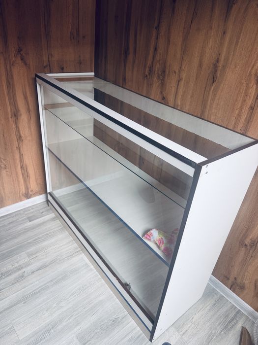 Стеклянные полки