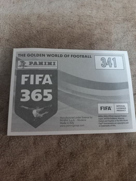 Карточка Месси Panini Fifa 365