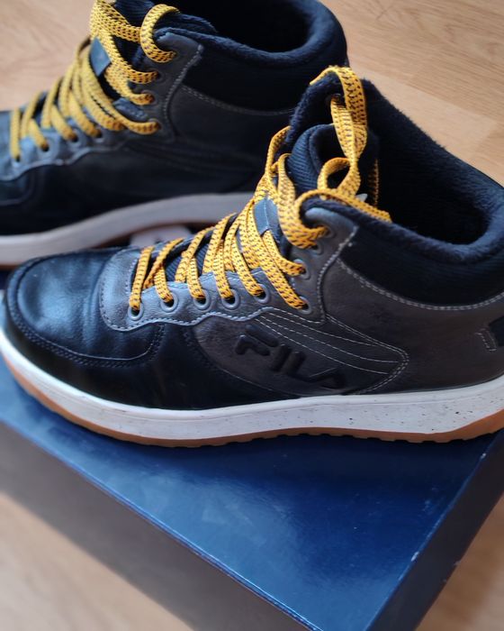 Vând adidași tip gheata