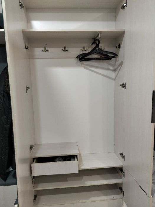 Продам шкаф В прихожую