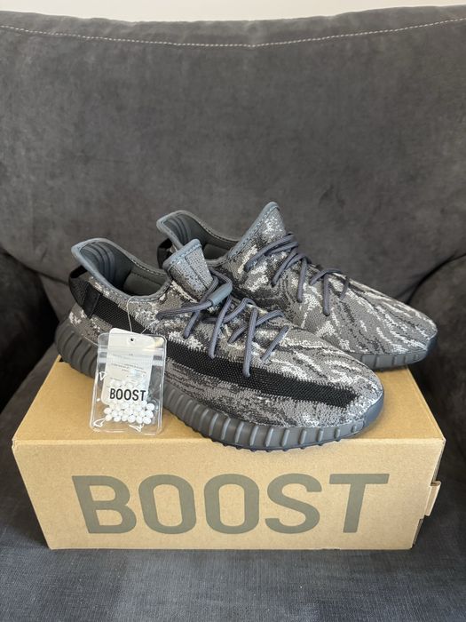 Yezzy 350v2 Dark Salt