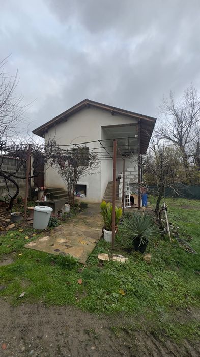 Продавам къща в Горно Церовене