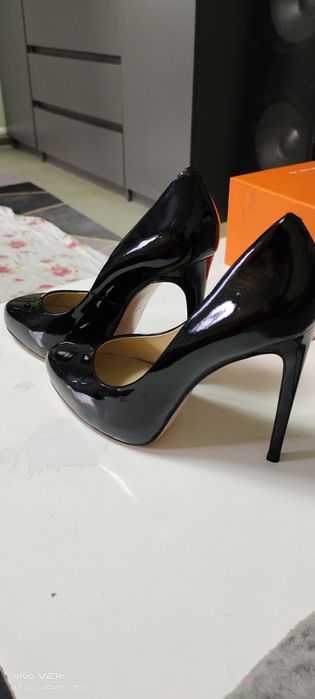 Срочно продам туфли