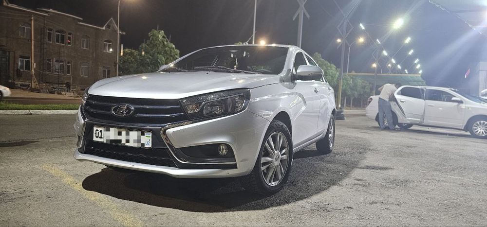 Лада Веста 1.8. 2019