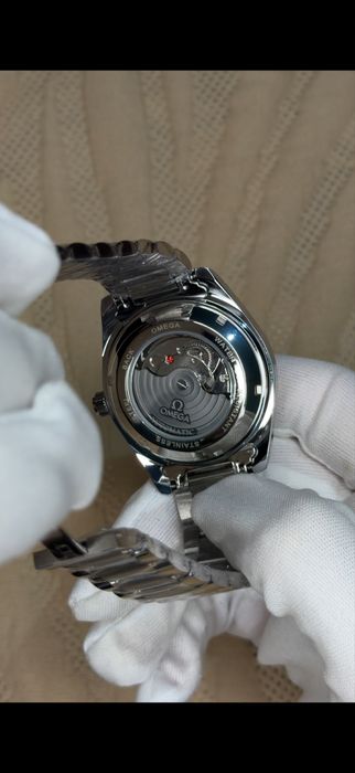 Omega Seamaster Aqua Terra 150M с эффектным зеленым циферблатом.