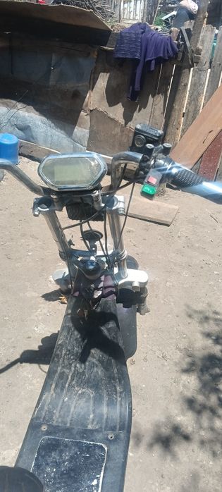 Vând scuter electric de piese