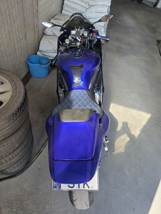 Vând Yamaha  YZF R6