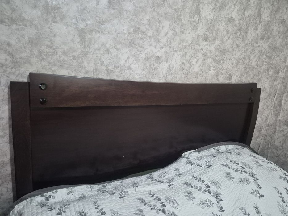Кровать для спальни