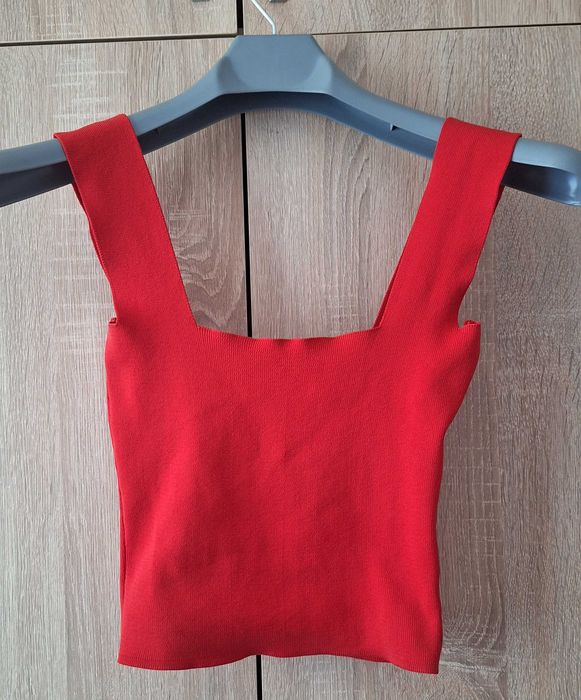 Червен къс потник