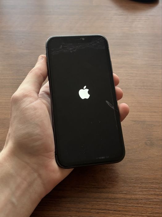iPhone 11 64gb продам