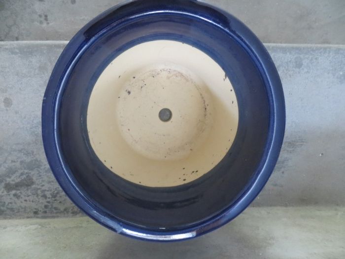 Керамична саксия и дървена кашпа