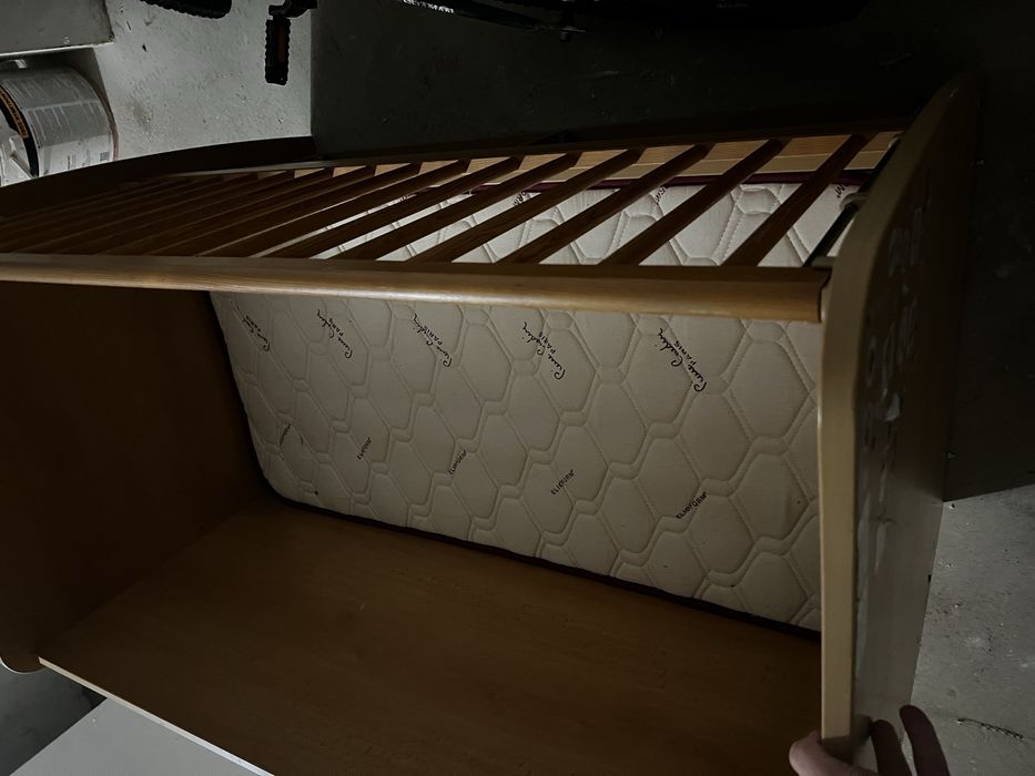 Люлееща детска кошара