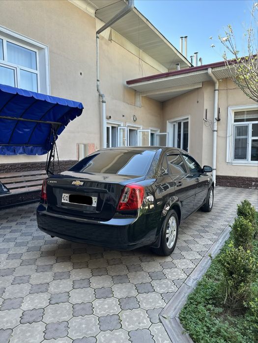 Lasetti 2013 1.8L mexanika Qora rangda srochna sotiladi