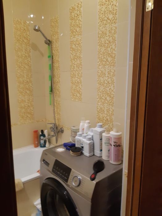 Продам  2 ком блогустроенный квартиру.