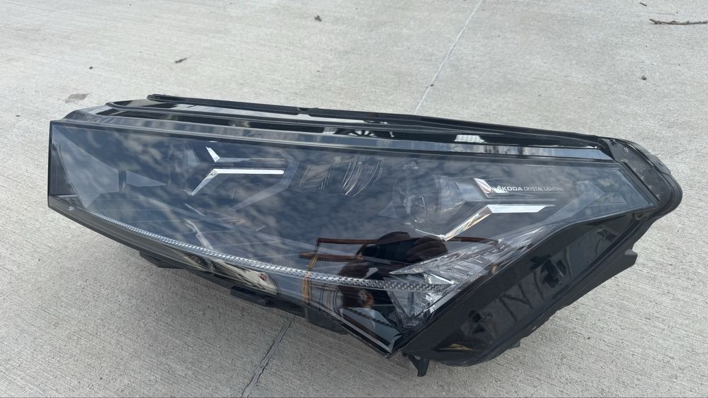 Фар фарове SKODA Enyaq
