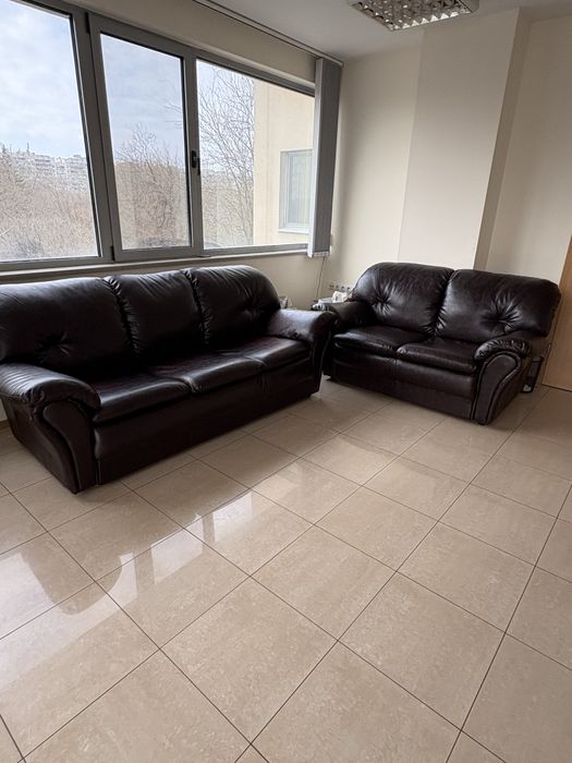 Кожен диван тройка