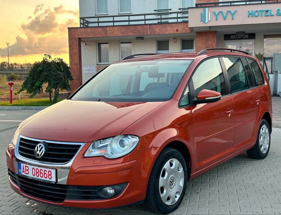 VOLKSWAGEN Touran 2010 — imagine 5