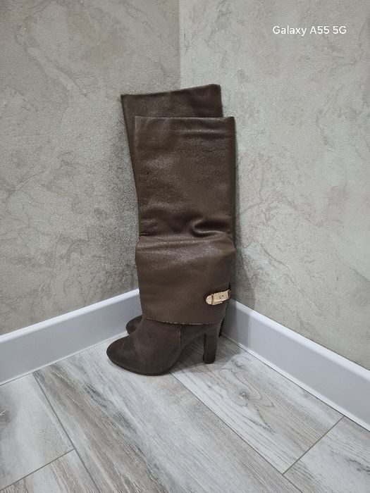 Продам кожанные сапоги