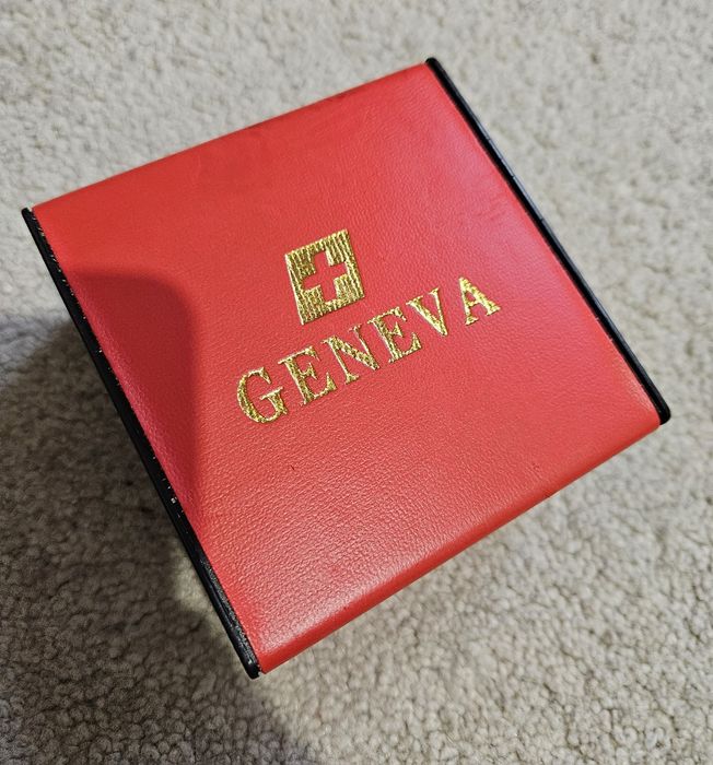 Ceas Geneva El și Ea