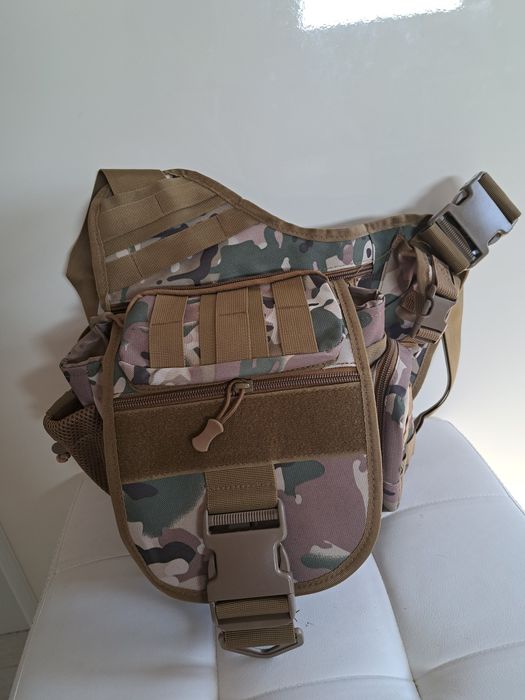 Риболовна водоустойчива мъжка чанта през рамо