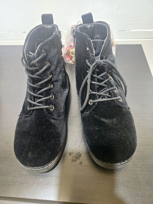 Ghete catifea fetite marimea 32 perfecte de primavara