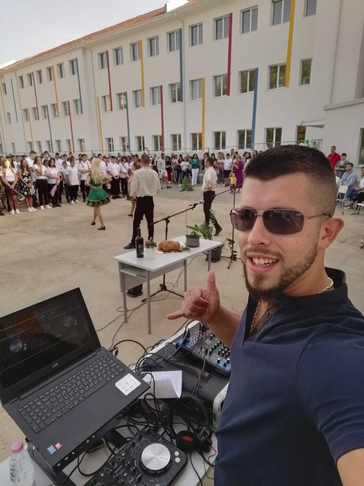 DJ (event manager and drummer) за Вашето незабравимо парти