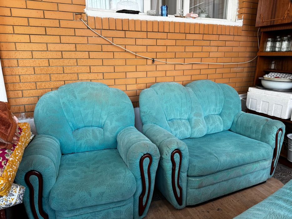 Продам Диван и кресло