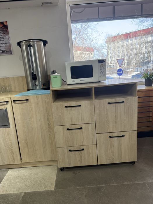 Продам тестомес , пицца печь, столы