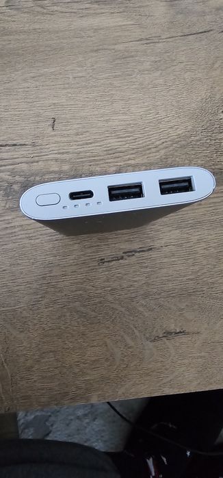 Vand baterii portabile Samsung si Xiaomi  Redmi de 10 000 mh