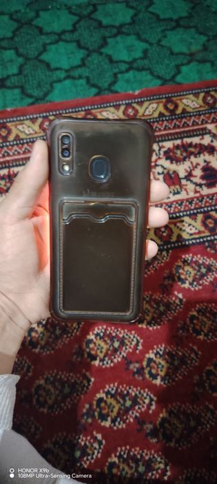 Samsung a 20 holati yaxshi