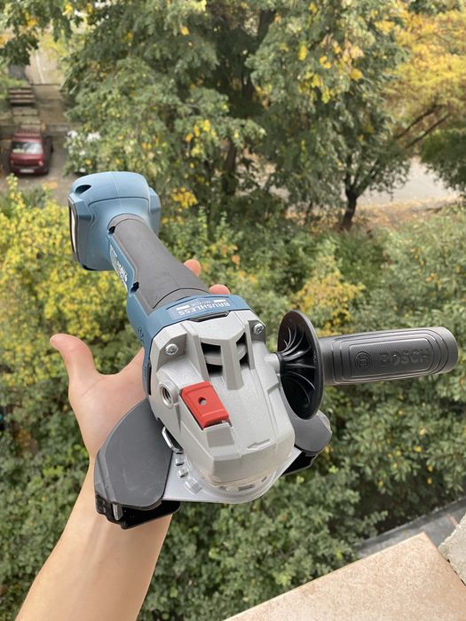 Polizor Unghiular Bosch GWS 8 18v