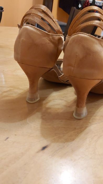 Обувки за латино танци