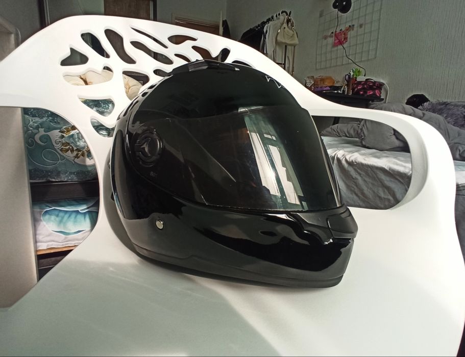 Срочно продается мотоциклетный шлем