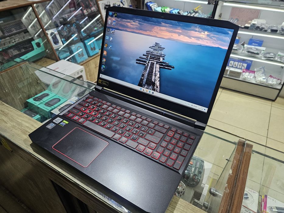 Acer Nitro Core i5 + RTX3050.