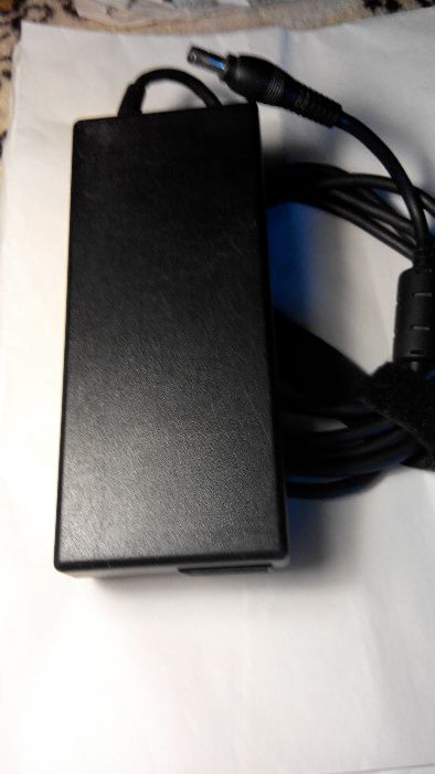 Toshiba Original 19V-6,3A 100-240V 50-60Hz PA1121-04