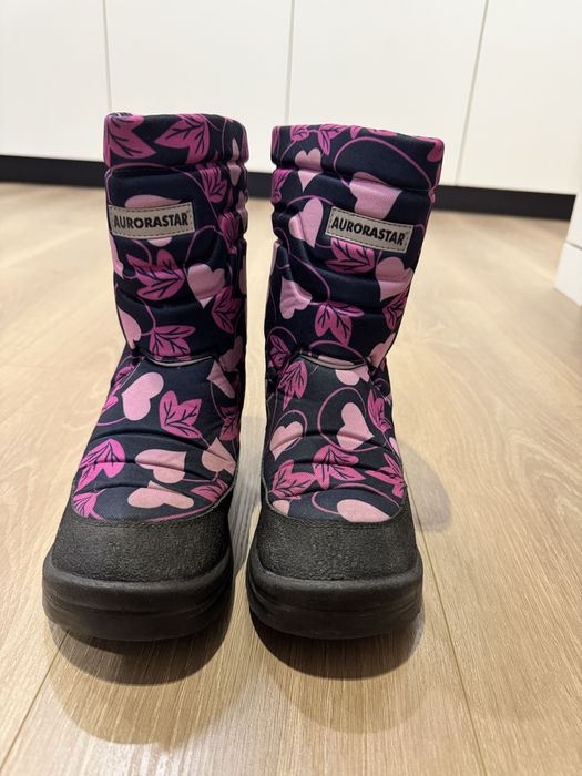 Продам детскую зимнюю обувь