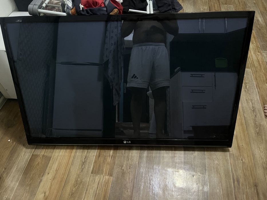 Продам телевизор