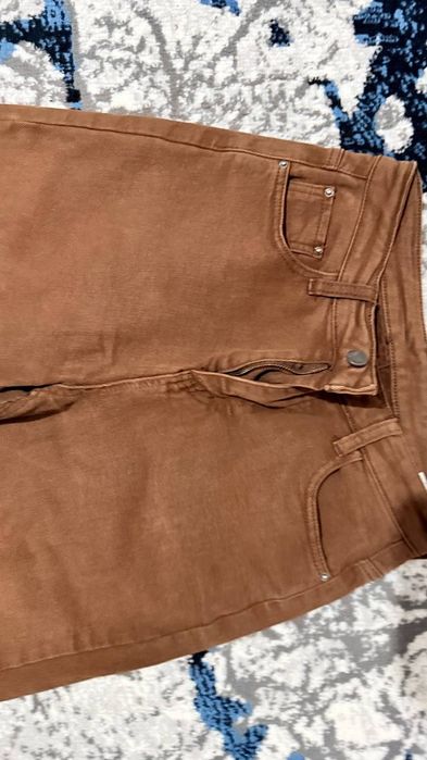 Новый  темно коричневый брюк от зары остальные б/у