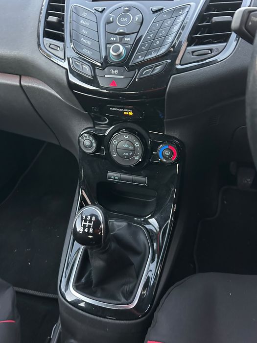 Radio CD Ford Fiesta 2015
