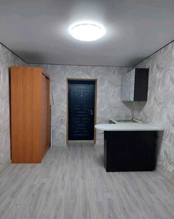 Комната в общежитии, Валиханова