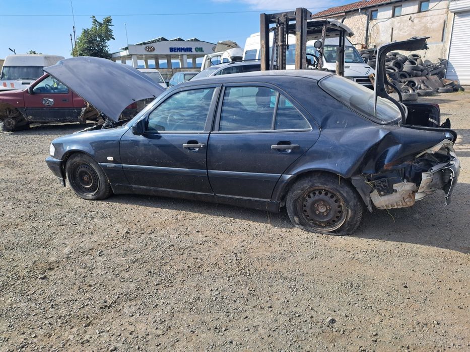 Мерцедес С 200 на части !