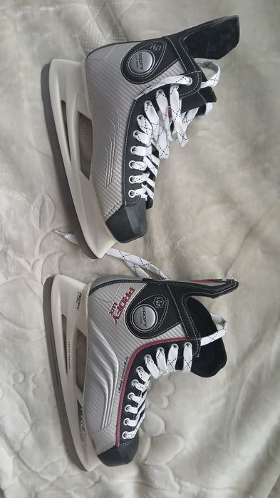 Продам коньки profy LUX 3000