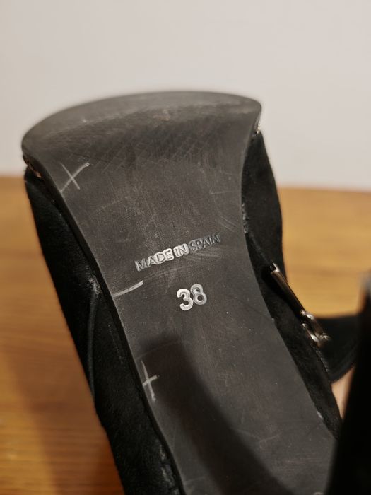 Ghete din piele intoarsa cu strasuri