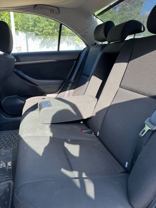 Toyota avensis 1.8 benzină 2800E